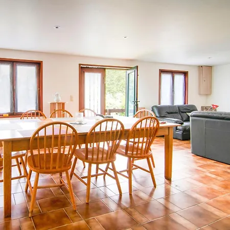 Chalet Halfway Between Near Nature Park *