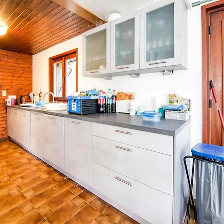 Chalet Halfway Between Near Nature Park