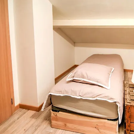 Halfway Between Near Nature Park Chalet *