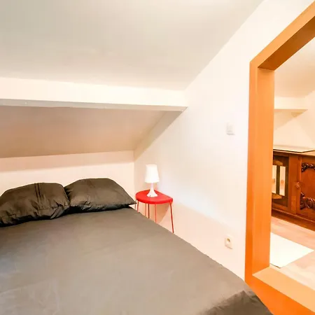 Chalet Halfway Between Near Nature Park