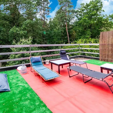 Chalet Halfway Between Near Nature Park