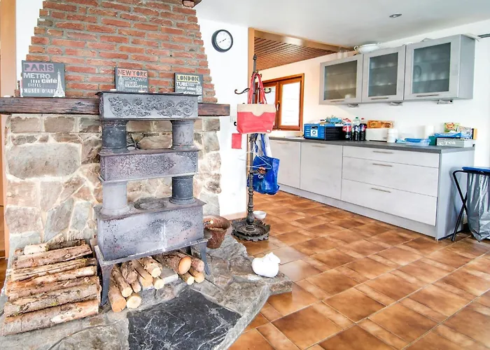 Halfway Between Near Nature Park Alpesi faház